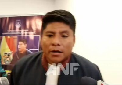 | 𝐋𝐎𝐙𝐀 𝐒𝐎𝐁𝐑𝐄 𝐂𝐋𝐀𝐔𝐑𝐄: 𝐍𝐎 𝐋𝐄 𝐓𝐄𝐍𝐄𝐌𝐎𝐒 𝐌𝐈𝐄𝐃𝐎 𝐀 𝐒𝐔 𝐏𝐋𝐀𝐓𝐀 ▶️ «A…