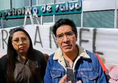 Trabajadores de la Caja Petrolera de Salud se encuentran en vigilia en contra de…