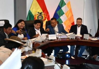 | #Economía 𝐂𝐨𝐧 𝟖 𝐝𝐞 𝟏𝟒 𝐯𝐨𝐭𝐨𝐬, 𝐂𝐨𝐦𝐢𝐬𝐢ó𝐧 𝐚𝐩𝐫𝐮𝐞𝐛𝐚 𝐜𝐨𝐧𝐭𝐫𝐚𝐭𝐨 𝐝𝐞 𝐥𝐢𝐭𝐢𝐨 𝐜𝐨𝐧…