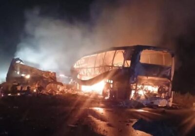 | #Mundo Al menos 30 muertos en un accidente entre un autobús y…