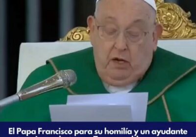 | El papa Francisco tuvo que interrumpir su homilía ante las dificultades para respirar