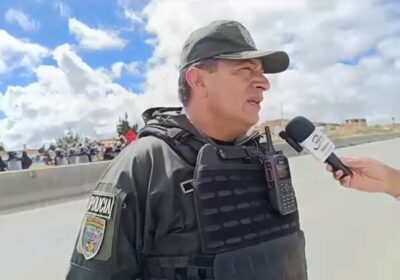 | 𝐏𝐎𝐋𝐈𝐂Í𝐀 𝐃𝐄𝐒𝐁𝐋𝐎𝐐𝐔𝐄𝐀 𝐋𝐀 𝐂𝐀𝐑𝐑𝐄𝐓𝐄𝐑𝐀 𝐋𝐀 𝐏𝐀𝐙 – 𝐎𝐑𝐔𝐑𝐎 ▶️ Tras consensuar una…