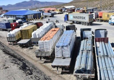 | #Economía 𝐃é𝐟𝐢𝐜𝐢𝐭 𝐜𝐨𝐦𝐞𝐫𝐜𝐢𝐚𝐥: 𝐎𝐫𝐮𝐫𝐨 𝐠𝐚𝐬𝐭𝐚 𝐦á𝐬 𝐝ó𝐥𝐚𝐫𝐞𝐬 𝐞𝐧 𝐢𝐦𝐩𝐨𝐫𝐭𝐚𝐜𝐢𝐨𝐧𝐞𝐬 𝐲 𝐫𝐞𝐜𝐚𝐮𝐝𝐚 𝐩𝐨𝐜𝐨…