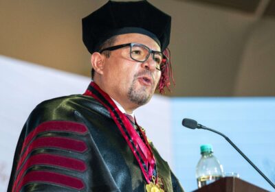 | #AND 𝐔𝐏𝐁 𝐩𝐨𝐬𝐞𝐬𝐢𝐨𝐧𝐚 𝐚 𝐎𝐬𝐜𝐚𝐫 𝐌𝐨𝐥𝐢𝐧𝐚 𝐓𝐞𝐣𝐞𝐫𝐢𝐧𝐚 𝐜𝐨𝐦𝐨 𝐬𝐮 𝐧𝐮𝐞𝐯𝐨 𝐫𝐞𝐜𝐭𝐨𝐫 Lea…