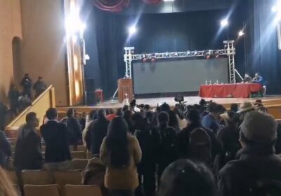 | 𝐐𝐔𝐄𝐌𝐀𝐍 𝐂𝐎𝐏𝐈𝐀𝐒 𝐃𝐄 𝐂𝐎𝐍𝐓𝐑𝐀𝐓𝐎𝐒 𝐃𝐄 𝐋𝐈𝐓𝐈𝐎 Al concluir el fallido encuentro de…