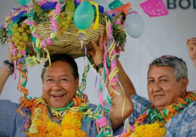 | #Economía 𝐀𝐫𝐜𝐞 𝐝𝐢𝐜𝐞 𝐪𝐮𝐞 𝐜𝐨𝐧𝐬𝐭𝐫𝐮𝐲ó 𝐮𝐧𝐚 𝐛𝐚𝐬𝐞 𝐩𝐚𝐫𝐚 𝐬𝐚𝐥𝐢𝐫 𝐝𝐞 𝐥𝐚 𝐜𝐫𝐢𝐬𝐢𝐬…