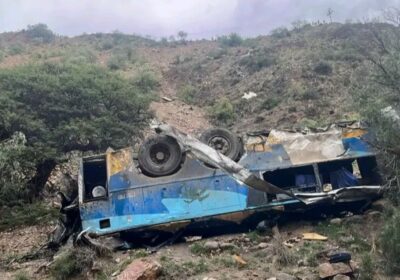 | #Seguridad 𝐓𝐫𝐚𝐠𝐞𝐝𝐢𝐚 𝐞𝐧 𝐥𝐚 𝐜𝐚𝐫𝐫𝐞𝐭𝐞𝐫𝐚 𝐏𝐨𝐭𝐨𝐬í-𝐎𝐫𝐮𝐫𝐨, 𝐮𝐧 𝐛𝐮𝐬 𝐬𝐞 𝐞𝐦𝐛𝐚𝐫𝐫𝐚𝐧𝐜𝐚 𝐲 𝐝𝐞𝐣𝐚…