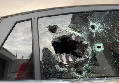 | Así quedó el vehículo de un capitán de la Policía que fue…