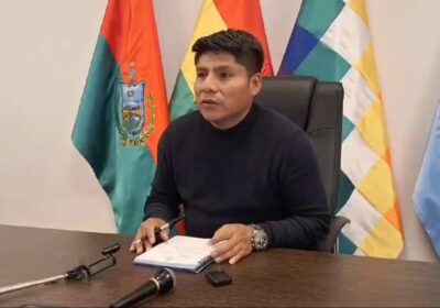 | 𝐋𝐎𝐙𝐀 𝐒𝐎𝐁𝐑𝐄 𝐀𝐒𝐄𝐒𝐈𝐍𝐀𝐓𝐎 𝐃𝐄 𝐏𝐎𝐋𝐈𝐂Í𝐀: “𝐄𝐒 𝐔𝐍 𝐀𝐉𝐔𝐒𝐓𝐄 𝐃𝐄 𝐂𝐔𝐄𝐍𝐓𝐀𝐒” El senador…