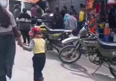 | Un minibús chocó contra una vivienda en el puente Topater de #LaPaz.…