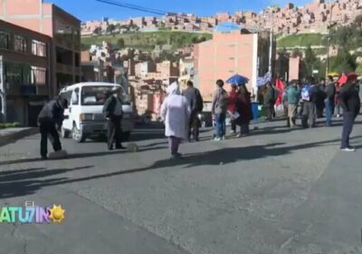 | #LaPaz Desde tempranas horas de este martes, vecinos de las zonas La…