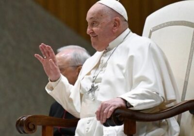 | #Mundo 𝐄𝐥 𝐏𝐚𝐩𝐚 𝐬𝐢𝐠𝐮𝐞 𝐞𝐧 𝐞𝐬𝐭𝐚𝐝𝐨 «𝐜𝐫í𝐭𝐢𝐜𝐨» 𝐩𝐞𝐫𝐨 𝐞𝐬𝐭𝐚𝐛𝐥𝐞 𝐲 𝐬𝐢𝐧 𝐧𝐮𝐞𝐯𝐚𝐬…