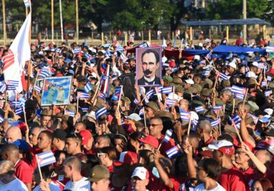 Saludamos la masiva concentración de más cubanos en Guantánamo. El pueblo revolucionario está movilizado…