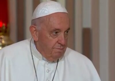 | #Mundo 𝐄𝐥 𝐏𝐚𝐩𝐚 𝐬𝐮𝐟𝐫𝐞 𝐮𝐧𝐚 𝐜𝐫𝐢𝐬𝐢𝐬 𝐝𝐞 𝐛𝐫𝐨𝐧𝐜𝐨𝐞𝐬𝐩𝐚𝐬𝐦𝐨 𝐲 𝐮𝐧 𝐞𝐦𝐩𝐞𝐨𝐫𝐚𝐦𝐢𝐞𝐧𝐭𝐨 𝐫𝐞𝐩𝐞𝐧𝐭𝐢𝐧𝐨…