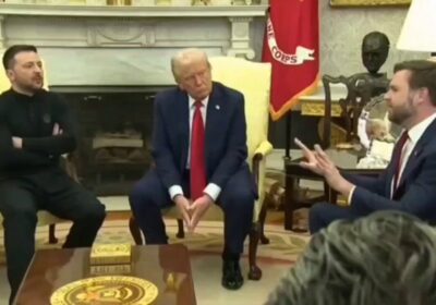 | 𝐓𝐑𝐔𝐌𝐏 𝐀𝐂𝐔𝐒𝐀 𝐀 𝐙𝐄𝐋𝐄𝐍𝐒𝐊𝐘 𝐃𝐄 «𝐉𝐔𝐆𝐀𝐑” 𝐂𝐎𝐍 𝐋𝐀 𝐓𝐄𝐑𝐂𝐄𝐑𝐀 𝐆𝐔𝐄𝐑𝐑𝐀 𝐌𝐔𝐍𝐃𝐈𝐀𝐋 El…