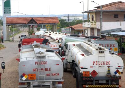 | #Economía 𝐀𝐥𝐫𝐞𝐝𝐞𝐝𝐨𝐫 𝐝𝐞 𝟏𝟎𝟎 𝐜𝐢𝐬𝐭𝐞𝐫𝐧𝐚𝐬 𝐞𝐬𝐩𝐞𝐫𝐚𝐧 𝐦á𝐬 𝐝𝐞 𝐜𝐮𝐚𝐭𝐫𝐨 𝐝í𝐚𝐬 𝐩𝐚𝐫𝐚 𝐜𝐚𝐫𝐠𝐚𝐫…