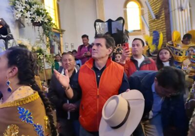 | #Política El precandidato a la presidencia Rodrigo Paz llegó hasta los pies…