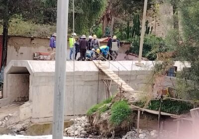 | Un hombre que cayó al río La Paz fue rescatado por obreros…