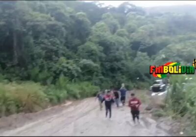 | 𝐘𝐔𝐍𝐆𝐀𝐒: 𝐑𝐔𝐓𝐀𝐒 𝐈𝐍𝐓𝐑𝐀𝐍𝐒𝐈𝐓𝐀𝐁𝐋𝐄𝐒 𝐏𝐎𝐑 𝐋𝐀𝐒 𝐋𝐋𝐔𝐕𝐈𝐀𝐒 Un bus de la empresa Trans…