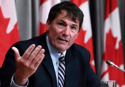 | #Mundo 𝐂𝐚𝐧𝐚𝐝á 𝐚𝐧𝐮𝐧𝐜𝐢𝐚 𝐚𝐫𝐚𝐧𝐜𝐞𝐥𝐞𝐬 «𝐝ó𝐥𝐚𝐫 𝐩𝐨𝐫 𝐝ó𝐥𝐚𝐫» 𝐬𝐨𝐛𝐫𝐞 𝐥𝐚𝐬 𝐢𝐦𝐩𝐨𝐫𝐭𝐚𝐜𝐢𝐨𝐧𝐞𝐬 𝐝𝐞𝐬𝐝𝐞 𝐄𝐄𝐔𝐔…