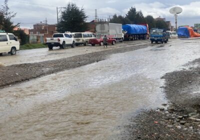 *Carretera a Viacha, una trampa de agua y abandono* Las lluvias en La Paz…