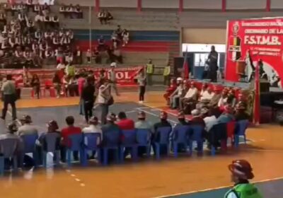 | 𝐌𝐈𝐍𝐄𝐑𝐎𝐒 𝐑𝐄𝐂𝐇𝐈𝐅𝐋𝐀𝐍 𝐀 𝐇𝐔𝐀𝐑𝐀𝐂𝐇𝐈 El ejecutivo de la COB, Juan Carlos Huarachi,…