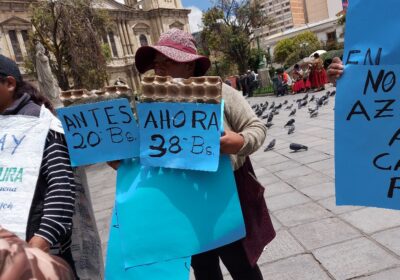 | #Sociedad 𝐔𝐧 𝐠𝐫𝐮𝐩𝐨 𝐝𝐞 𝐦𝐚𝐝𝐫𝐞𝐬 𝐝𝐞 𝐟𝐚𝐦𝐢𝐥𝐢𝐚 𝐩𝐫𝐨𝐭𝐞𝐬𝐭𝐚𝐧 𝐜𝐨𝐧𝐭𝐫𝐚 𝐀𝐫𝐜𝐞 𝐲 𝐞𝐱𝐢𝐠𝐞𝐧…