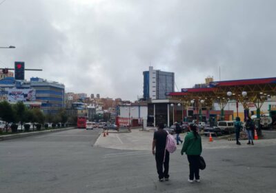 Ya no se registran filas largas de vehículos en diferentes estaciones de servicio en…