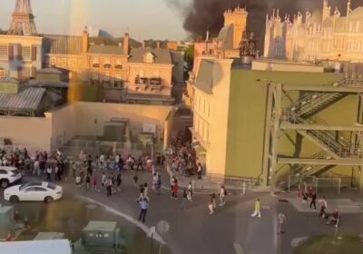 🇺🇸 | ÚLTIMA HORA Incendio en el parque EPCOT de Disney World. Bomberos combaten…