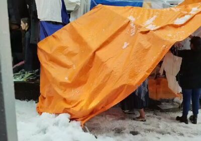 | #Sociedad Fuerte granizada en El Alto afecta a comerciantes de la feria…