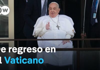 El papa deberá cumplir una «larga convalescencia» tras dejar el hospital #Francisco, de 88…