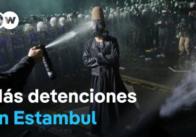 Erdogan acusa a manifestantes de terroristas El presidente de Turquía, Recep Tayyip Erdogan, calificó…