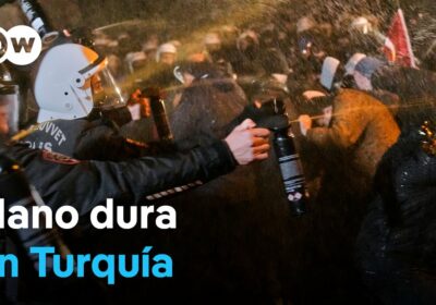Turquía endurece la represión contra estudiantes y prensa en medio de masivas protestas El…