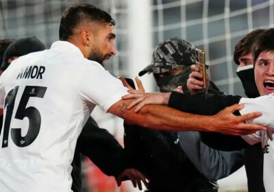 #Chile : dos hinchas mueren en estampida en estadio #ColoColo La Fiscalía dijo que…