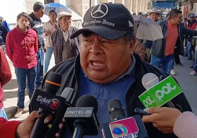 #GrupoFides | #ANF El transporte pesado en #Potosí se movilizó este lunes para exigir…