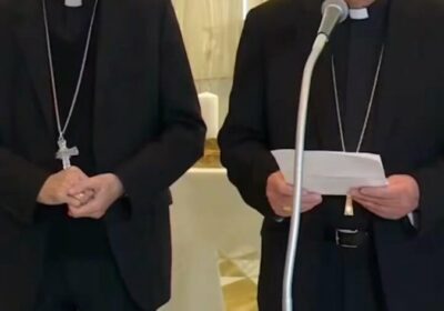 #GrupoFides | #ANF El Vaticano anuncia el fallecimiento del Papa Francisco El Cardenal Kevin…