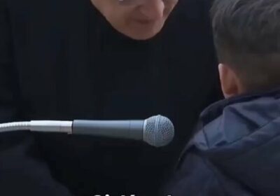 🇻🇦️| Un niño pregunta al papa Francisco si su padre está en el cielo.…