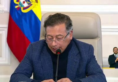 🇺🇸🇨🇴 | Cancillería y embajada de desmienten a Petro: no tienen información oficial sobre…