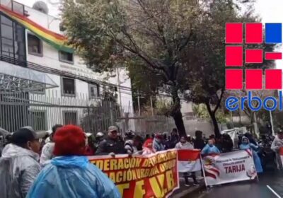 El magisterio persiste con su vigilia frente al Ministerio de Educación. Exige que se…