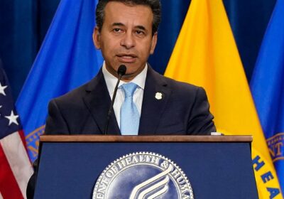 🇺🇸 | LO ÚLTIMO: El comisionado de la Administración de Alimentos y Medicamentos de…