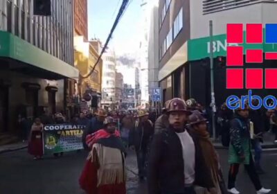 Mineros cooperativistas marchan y paralizan el centro paceño este miércoles. Demandan cumplimiento de compromisos…