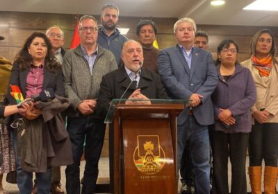 #GrupoFides | #ANF #Política 𝐃𝐢𝐩𝐮𝐭𝐚𝐝𝐚 𝐏𝐚𝐜𝐡𝐚𝐜𝐮𝐭𝐞 𝐩𝐢𝐝𝐞 𝐚 𝐬𝐮𝐬 𝐜𝐨𝐥𝐞𝐠𝐚𝐬 𝐝𝐞 𝐂𝐂 𝐪𝐮𝐞 𝐧𝐨…