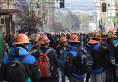 #LaPaz | Mineros de La Federación Nacional de Cooperativas Mineras de Bolivia (Fencomin) bloquean…