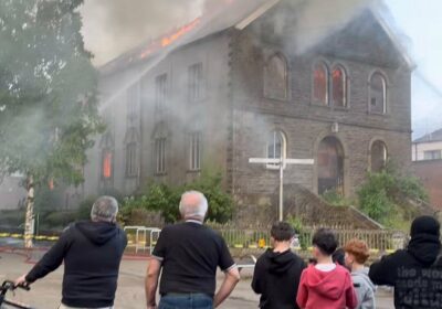 🇬🇧| ÚLTIMA HORA: Incendian iglesia en Gales del Sur. La Capilla Metodista Bethany había…