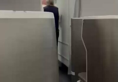 | Una mujer brasileña es inmovilizada mientras intentaba ingresar a la cabina de un…