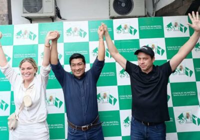 Israel Alcocer es elegido presidente del Concejo Municipal de Santa Cruz tras duro enfrentamiento…