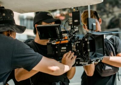 #GrupoFides | #Mundo Trump anuncia aranceles del 100% a películas producidas fuera de EEUU…