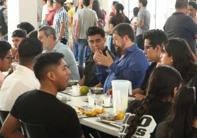 Hoy visité el comedor universitario junto a Vicente Cuéllar y Zvonko Matkovic. Tuvimos la…
