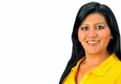 SOLEDAD CHAPETON RETORNA La ex alcaldesa de El Alto va como primera senadora con…