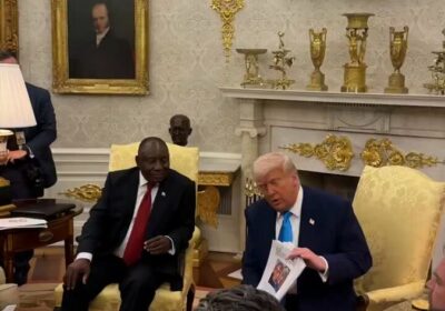 🇺🇸🇿🇦 | Donald Trump confrontó al presidente sudafricano Cyril Ramaphosa con acusaciones de que…